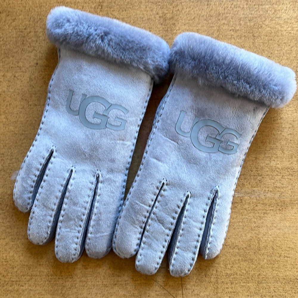 UGG Shearling Gloves